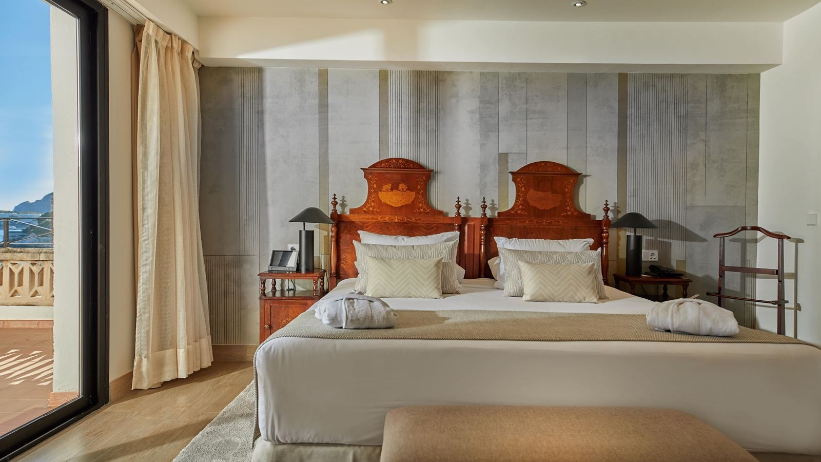 rooms-master-suite-sea-view-preffered-club