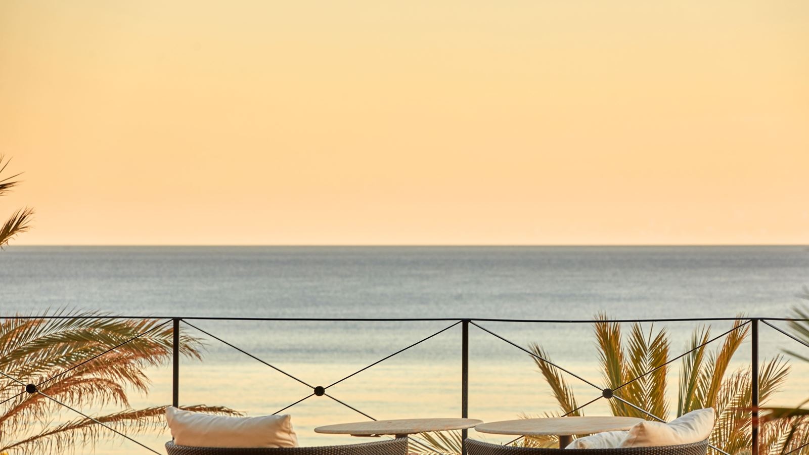 bars-piano-bar--sky-bar