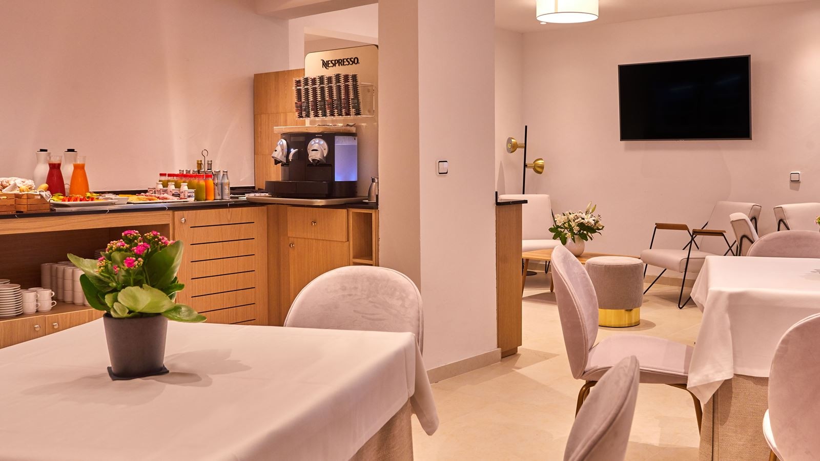 rooms-deluxe-sea-view-front-preffered-club