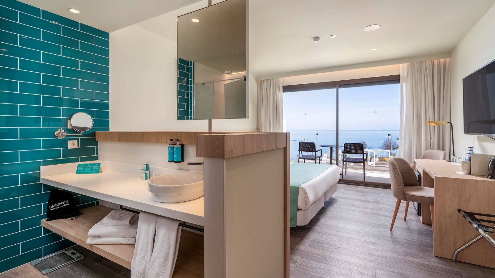 rooms-my-favorite-club-double-seafront-with-balcony