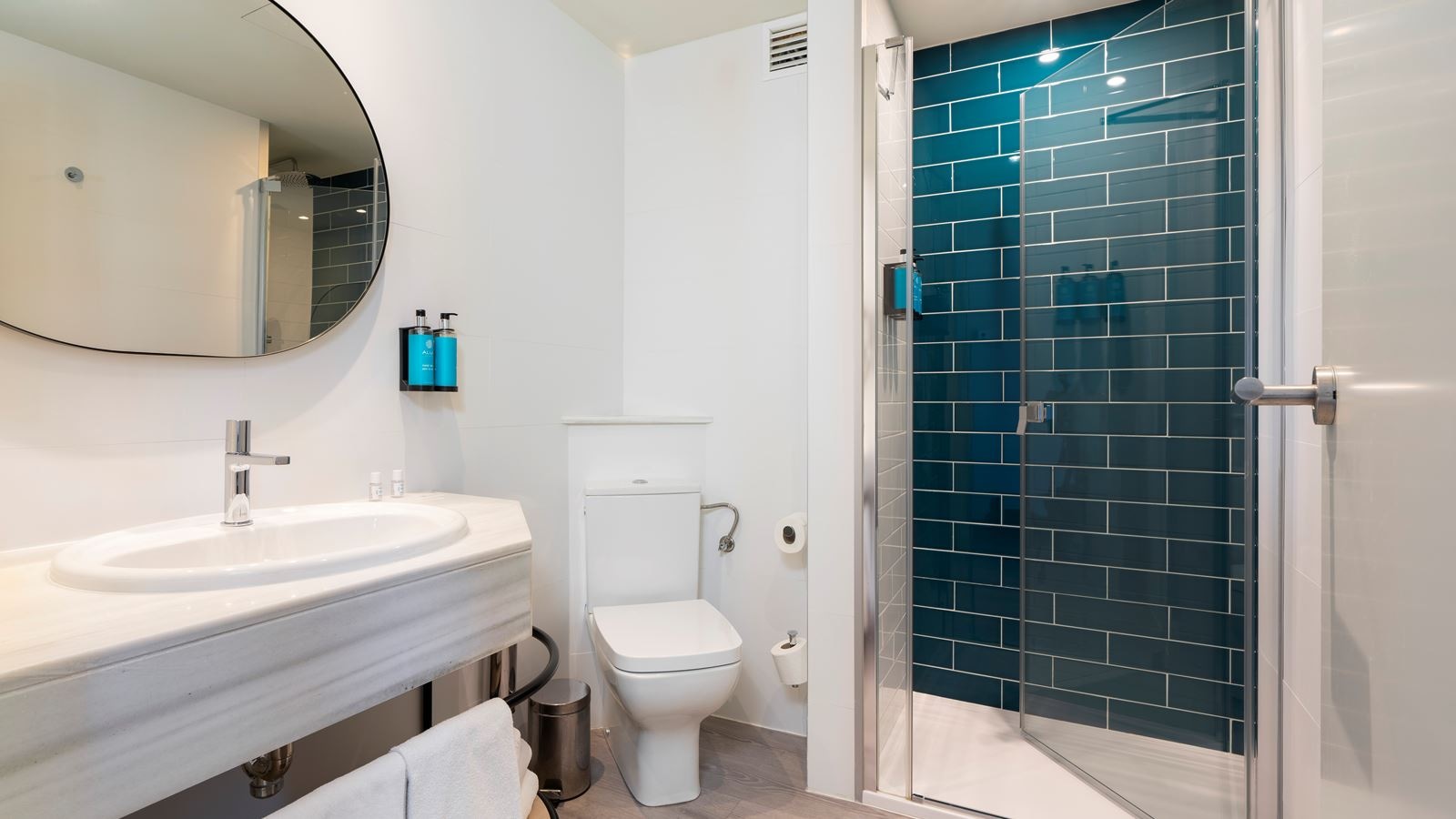 rooms-double-pool--seaview-wth-balcony-former-dbl-superior-seaview