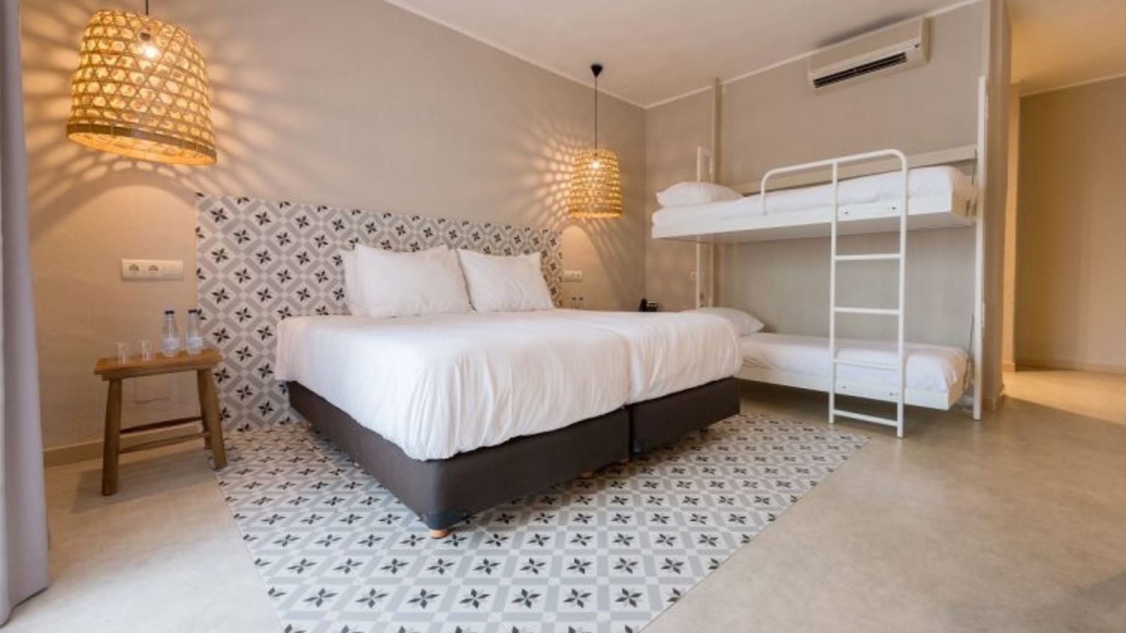 rooms-double-single-use-garden-view