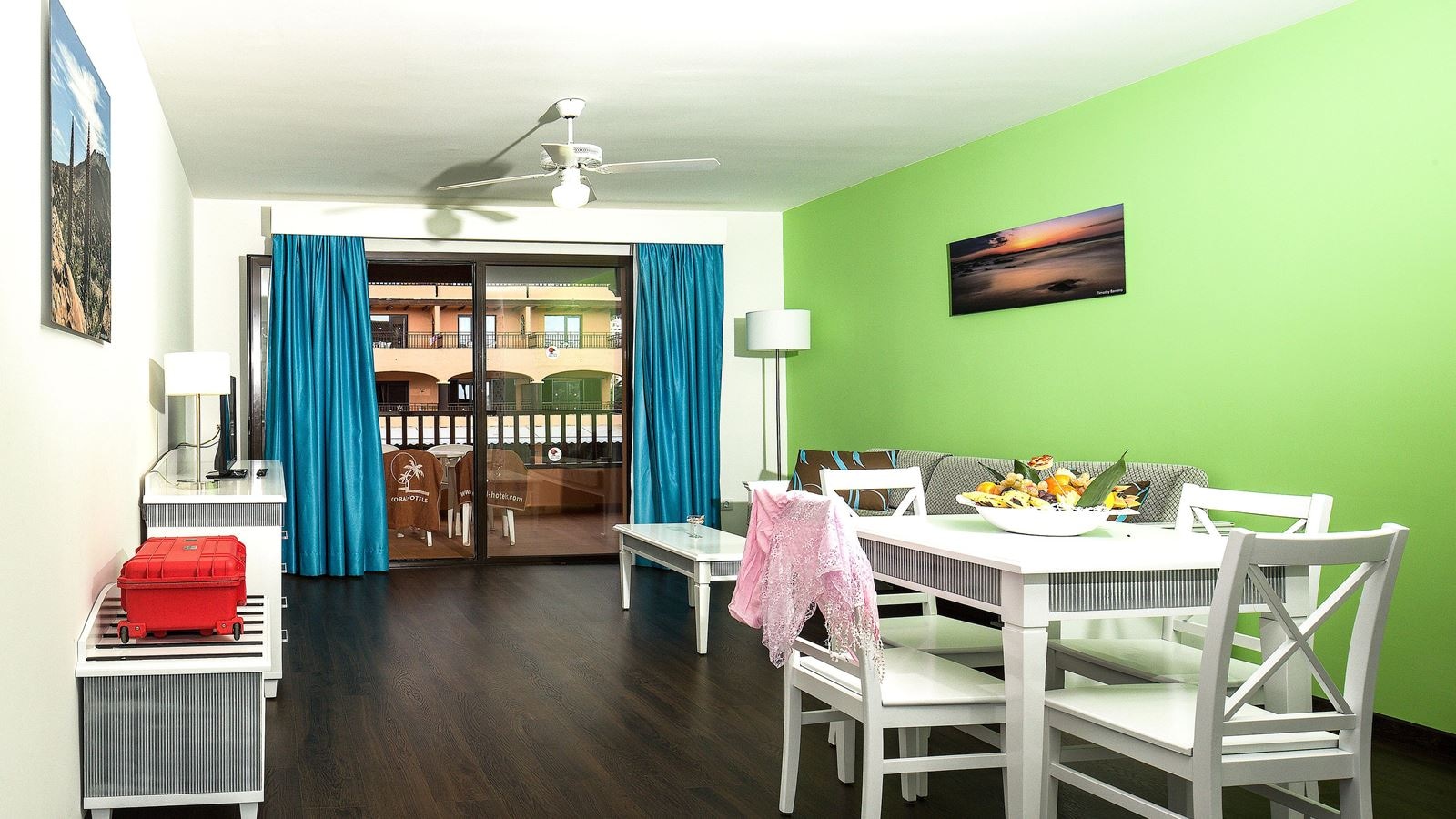 rooms-apartment-1-br-large-suite-high-floor-sea-view