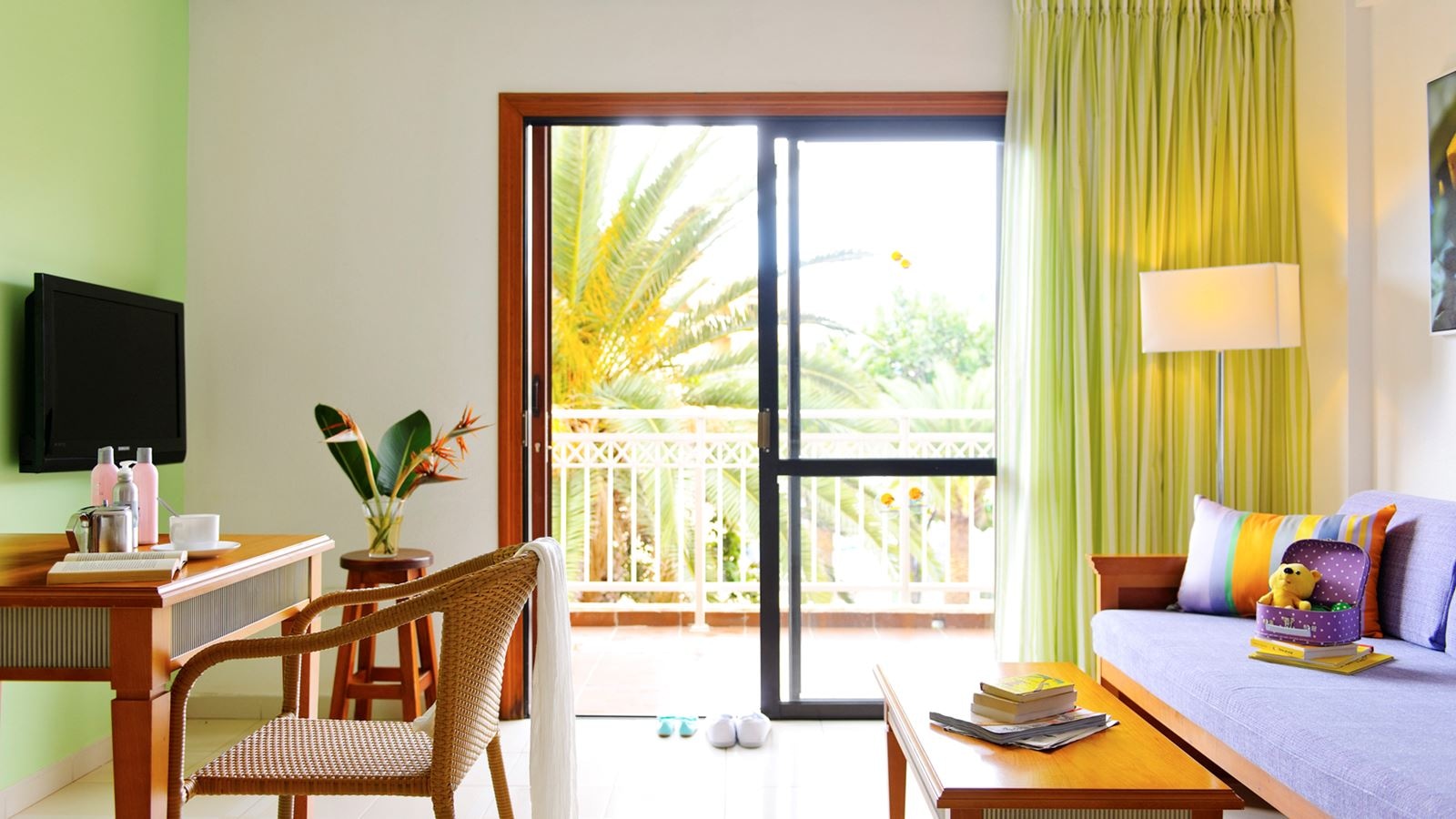 rooms-1-bedroom-apartment-pool-view--balcony-or-terrace