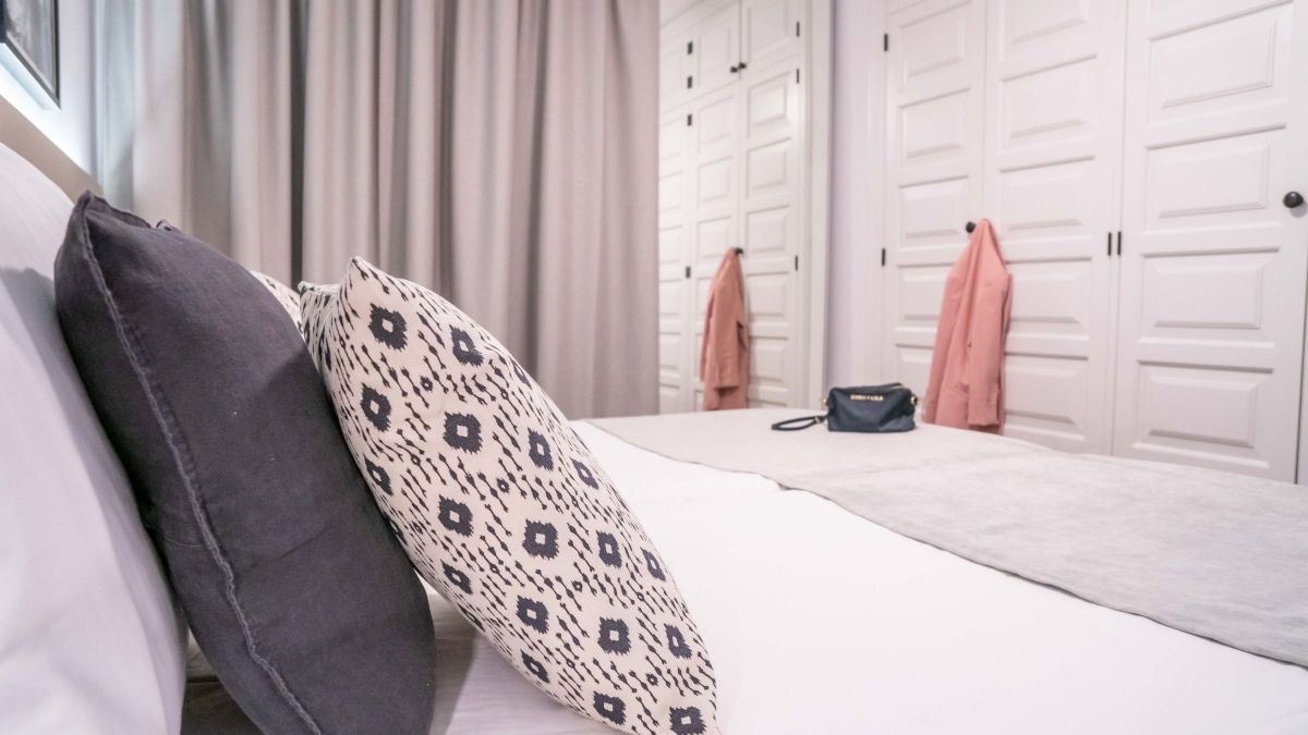 rooms-1-bedroom-superior-apartment-balcony-or-terrace