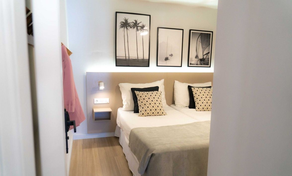 rooms-1-bedroom-superior-apartment-balcony-or-terrace