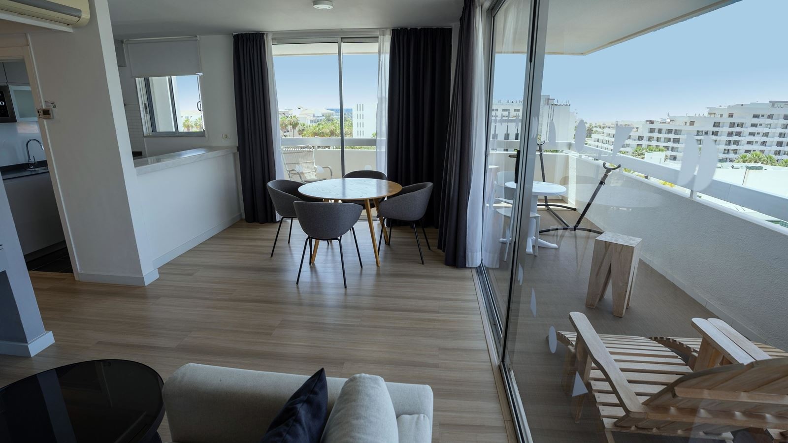 rooms-suite-standard-classic-balcony-or-terrace