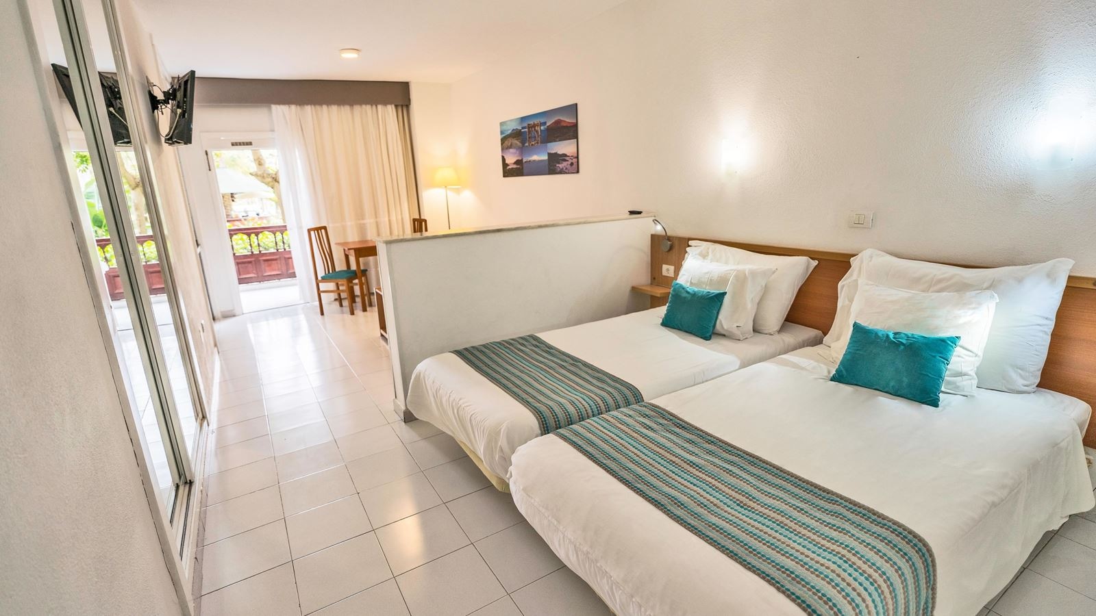 rooms-junior-suite-poolgarden-view