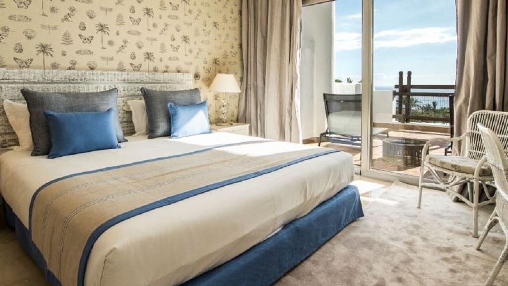 rooms-3-bedrooms-suite-sea-view