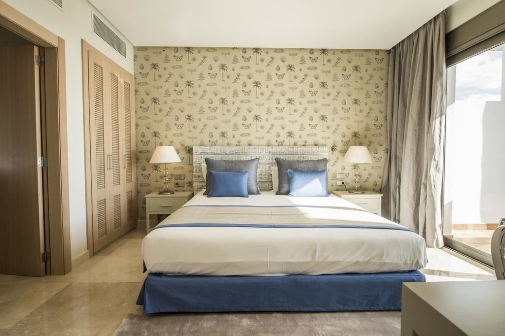 rooms-3-bedrooms-suite-sea-view