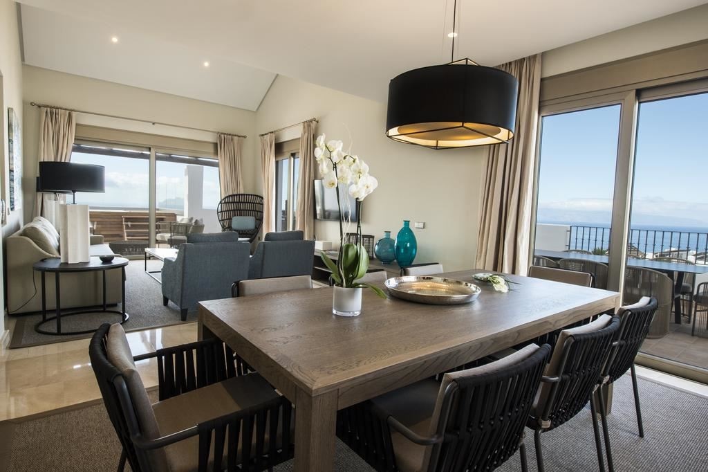 rooms-3-bedrooms-suite-sea-view-jacuzzi