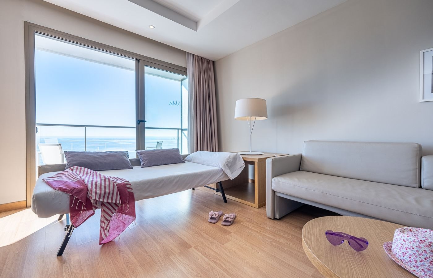 rooms-js--junior-suite