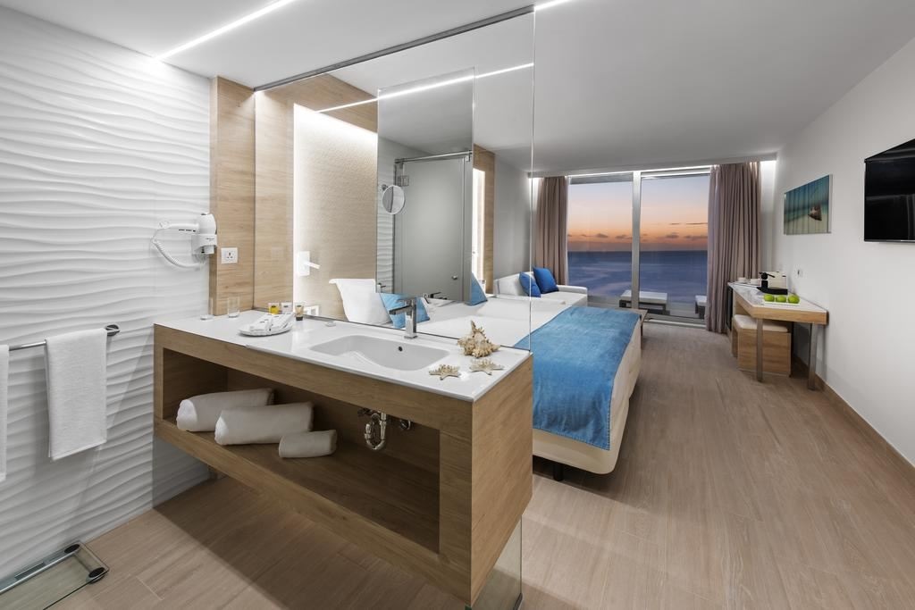 rooms-double-deluxe-artemisa-front-sea-view-terrace