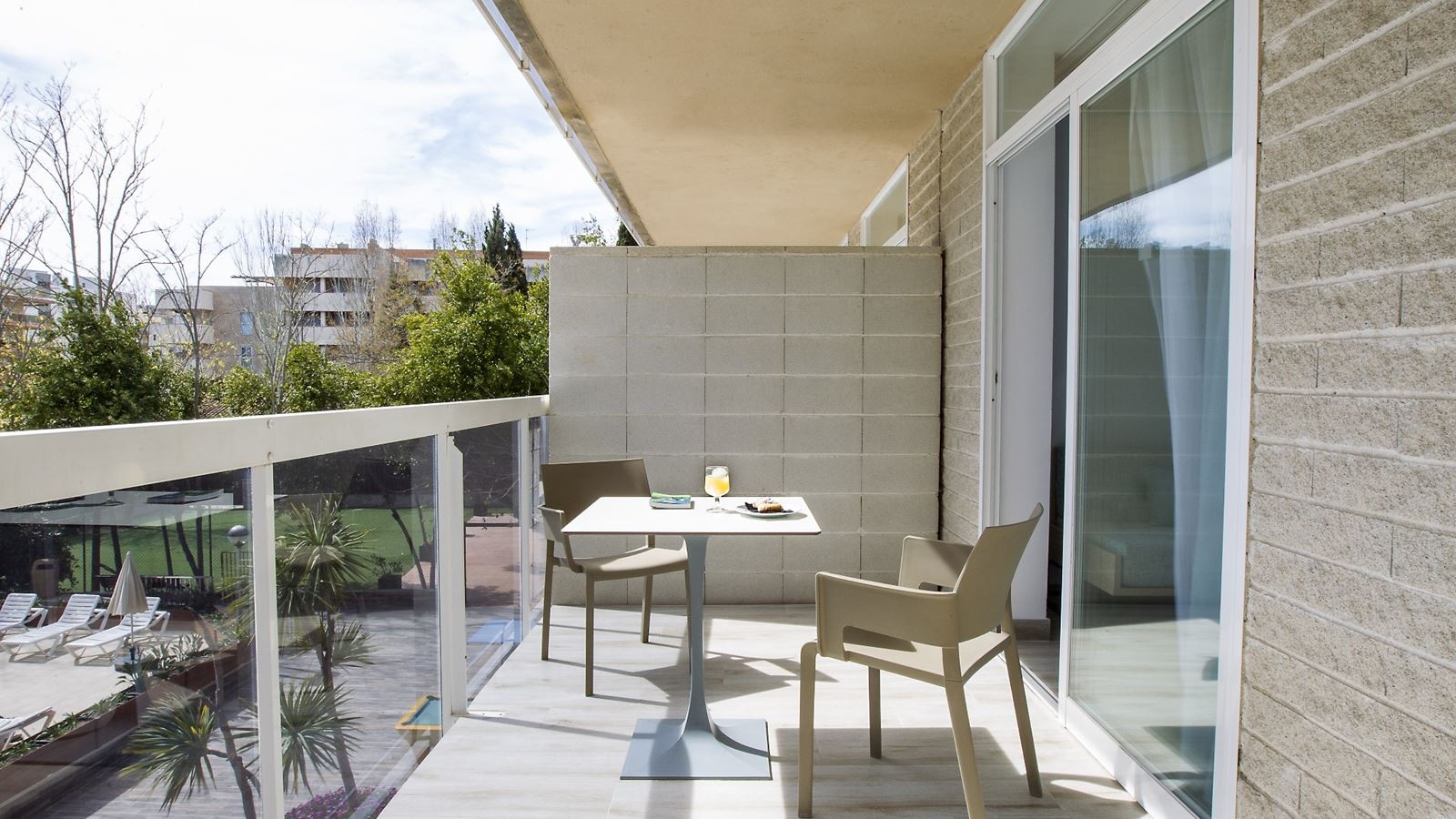 rooms-large-family-apartment-46-pax