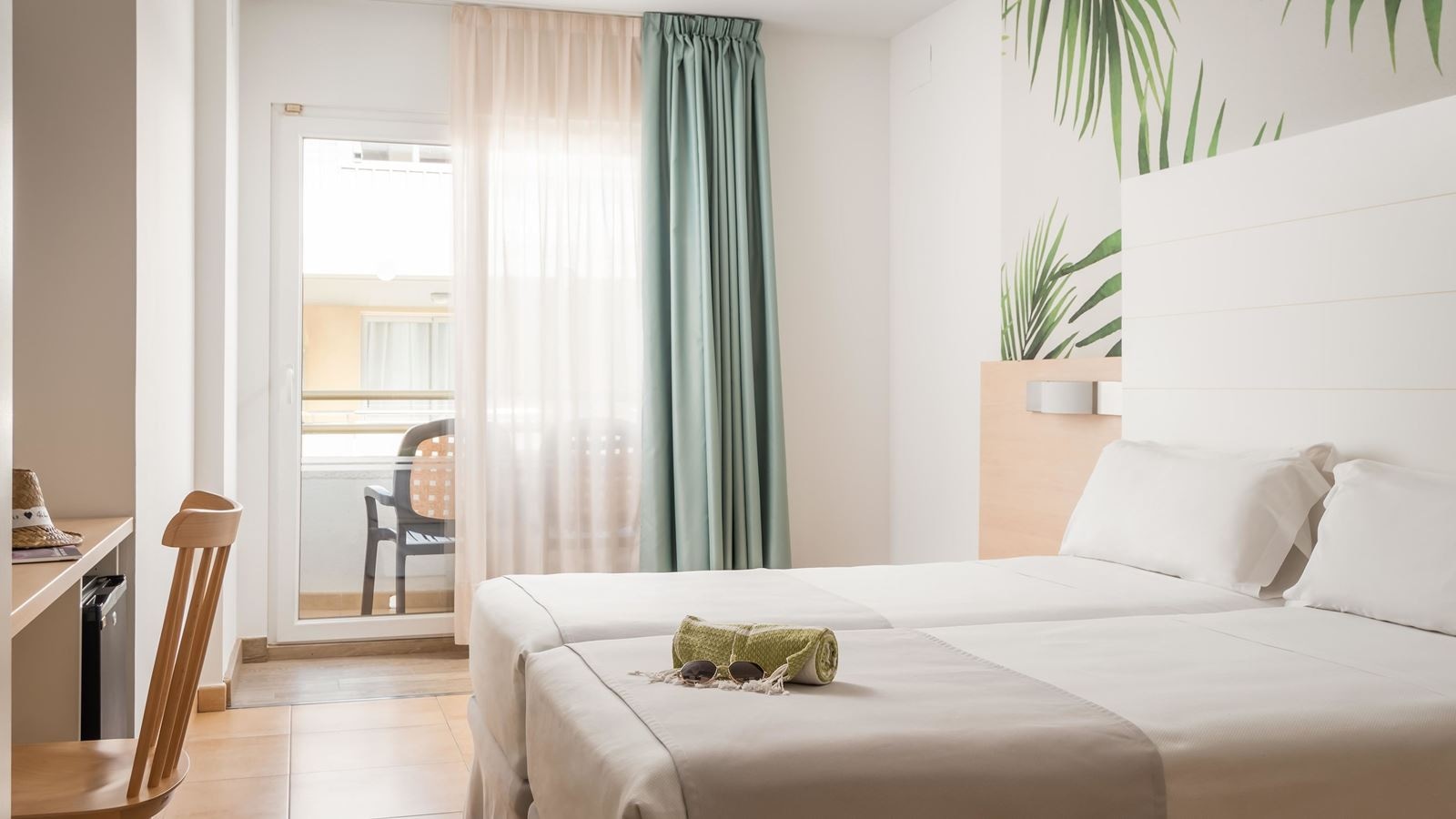 rooms-singleuse-balcony-or-terrace