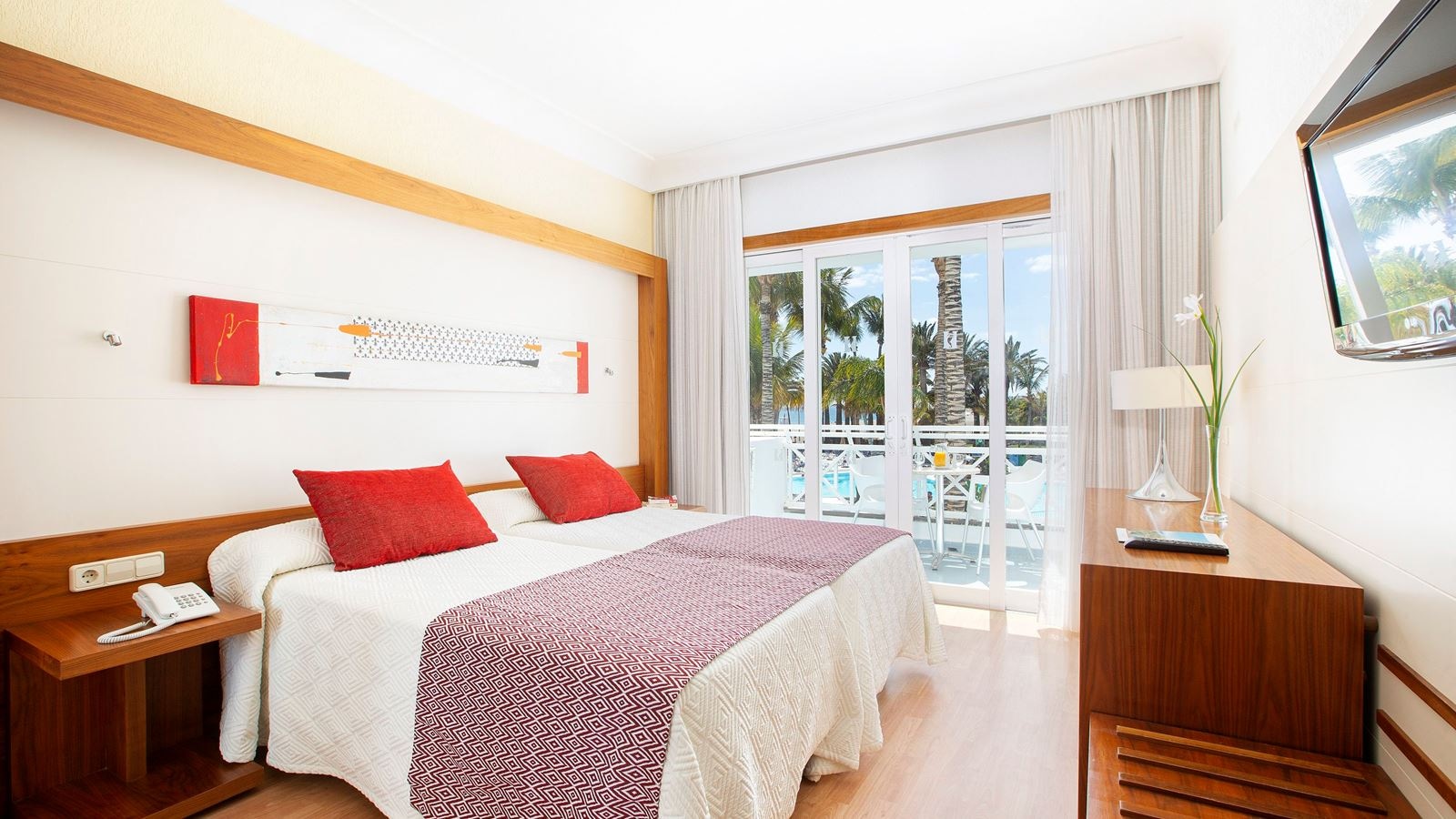 rooms-double-standard-balcony-or-terrace-side-sea-view