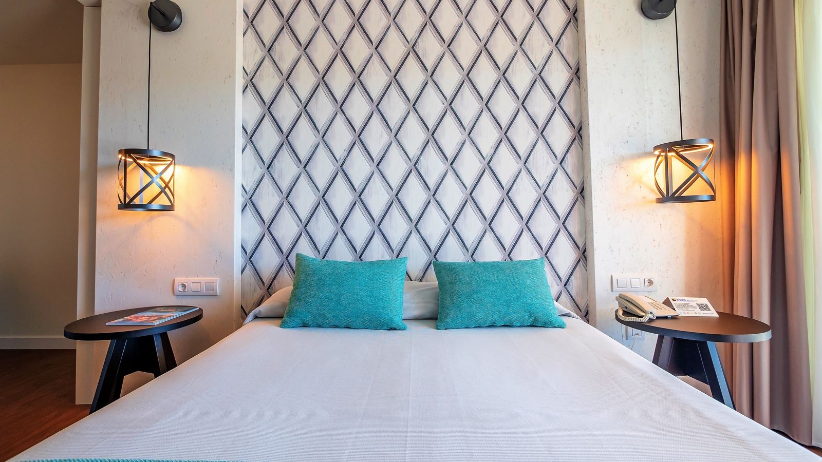 rooms-family-room-balcony-or-terrace