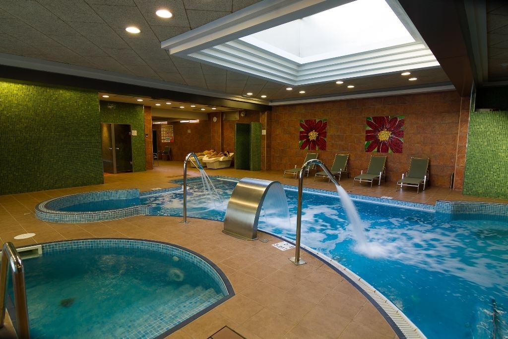 pools-indoor-pool