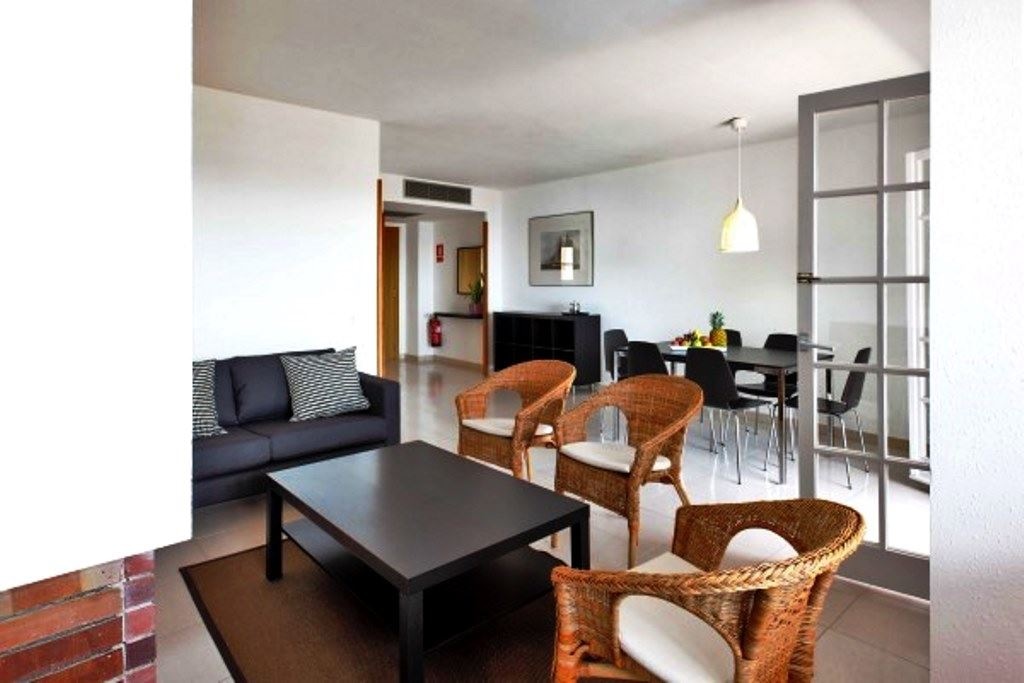 rooms-villa-balcony-or-terrace