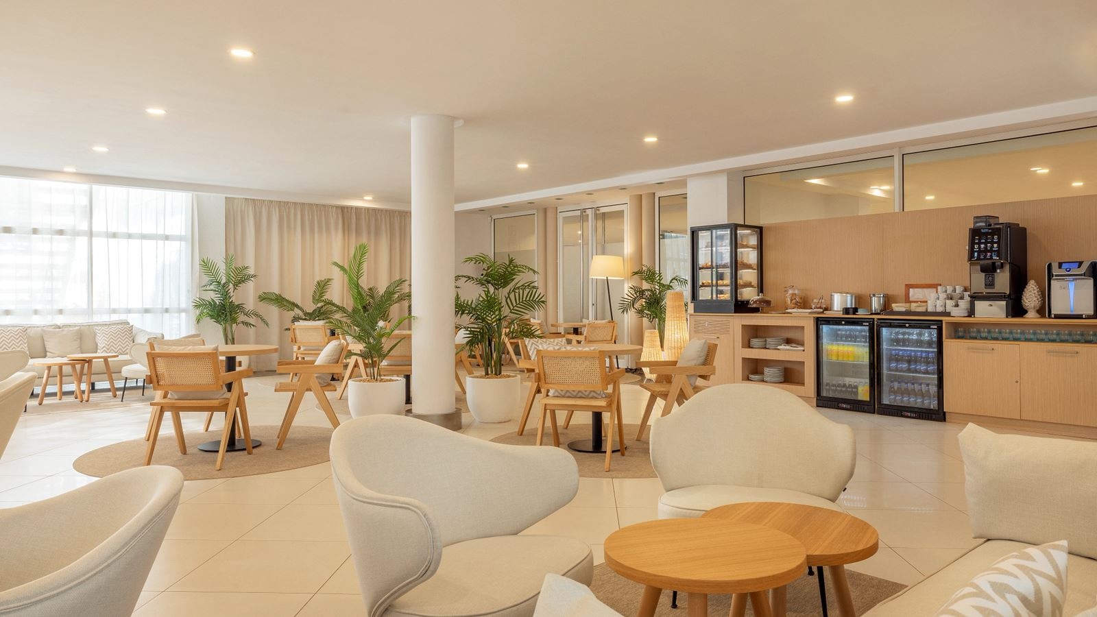 bars-my-favorite-club-lounge