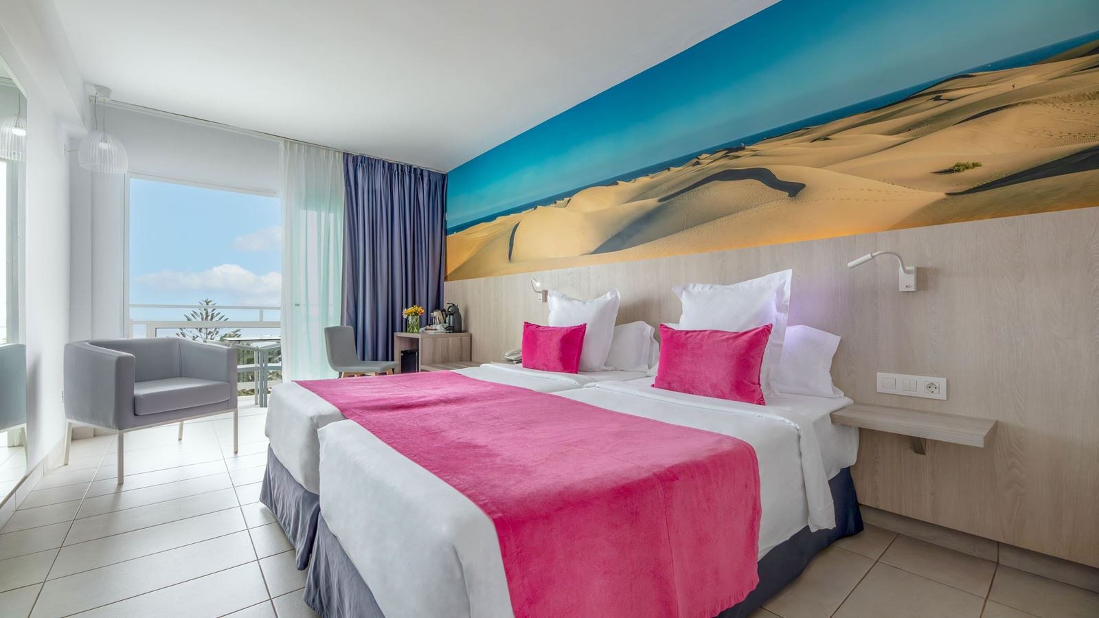 rooms-deluxe-twin--sea-view-balcony-or-terrace