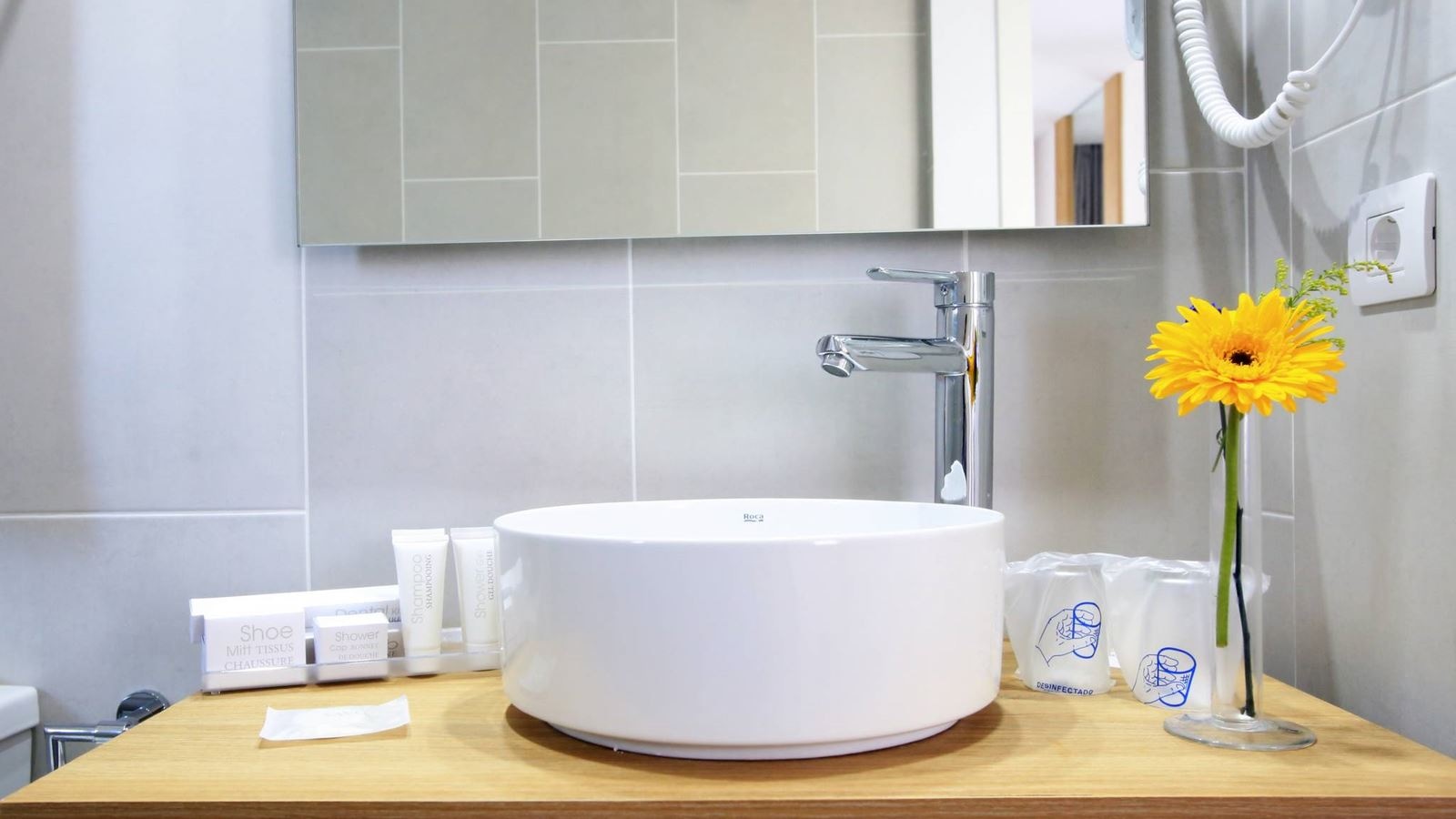 rooms-1-bedroom-suite-seaview-balcony