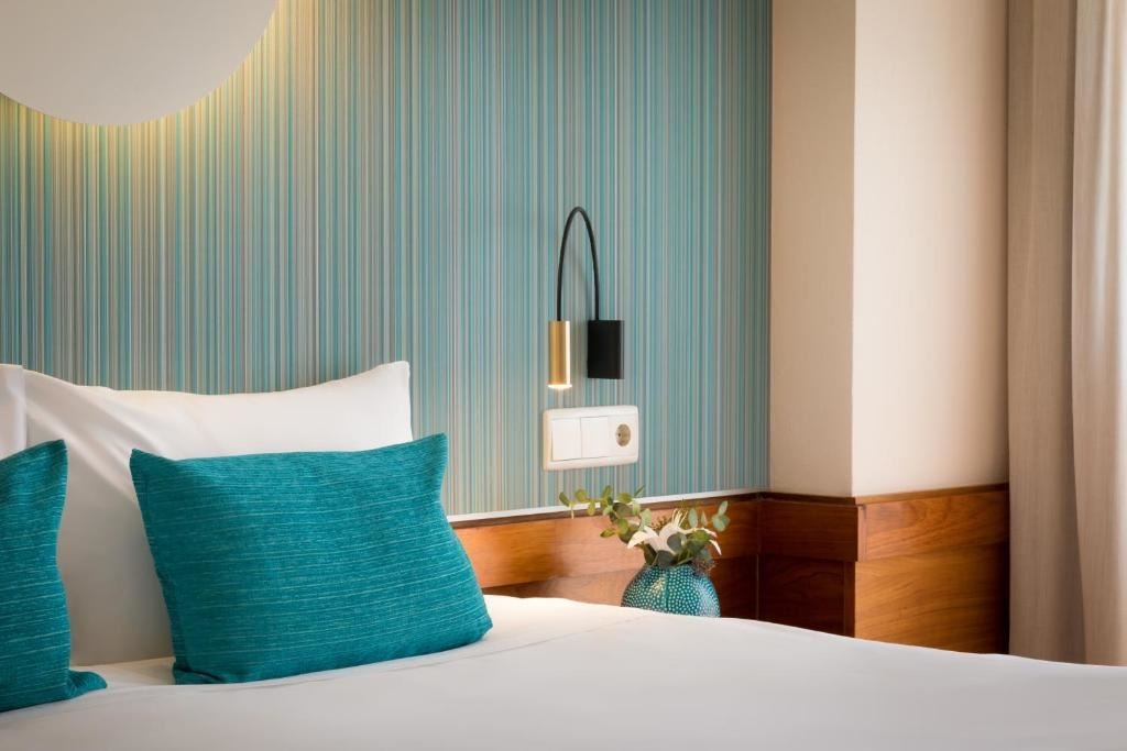 rooms-double-superior-room-balcony-or-terrace