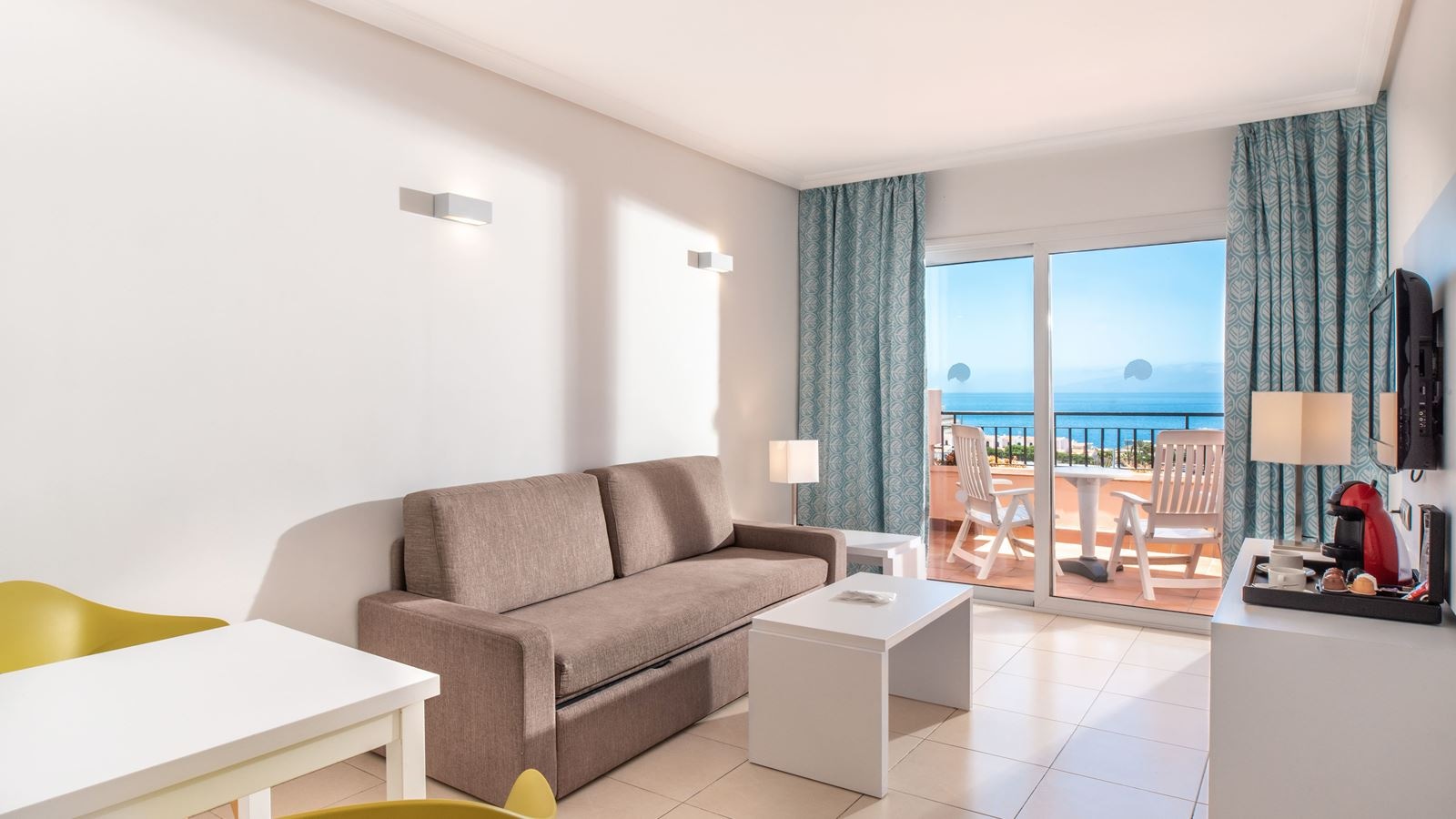 rooms-suite-ocean-view-balcony-or-terrace