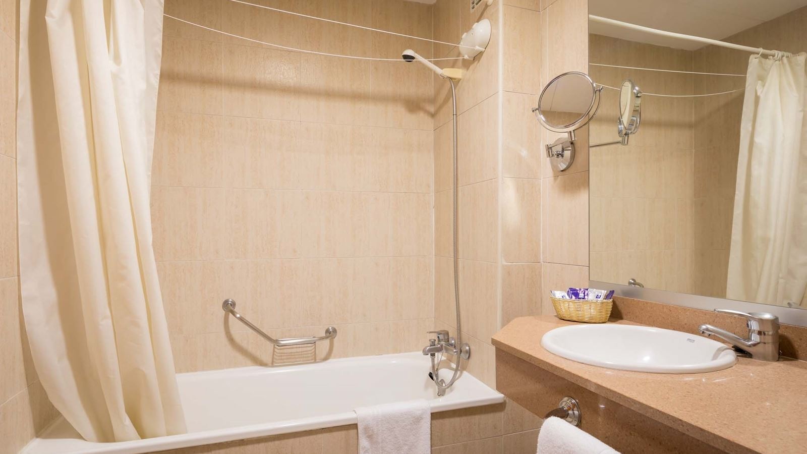 rooms-pool-view-room