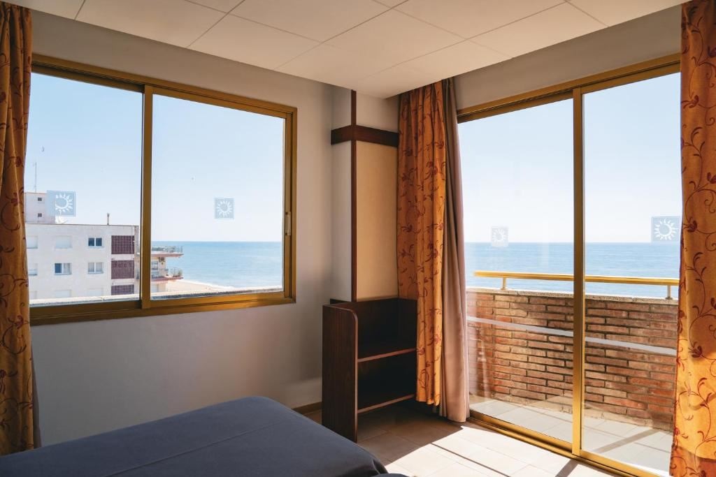 rooms-triple-room-sea-view
