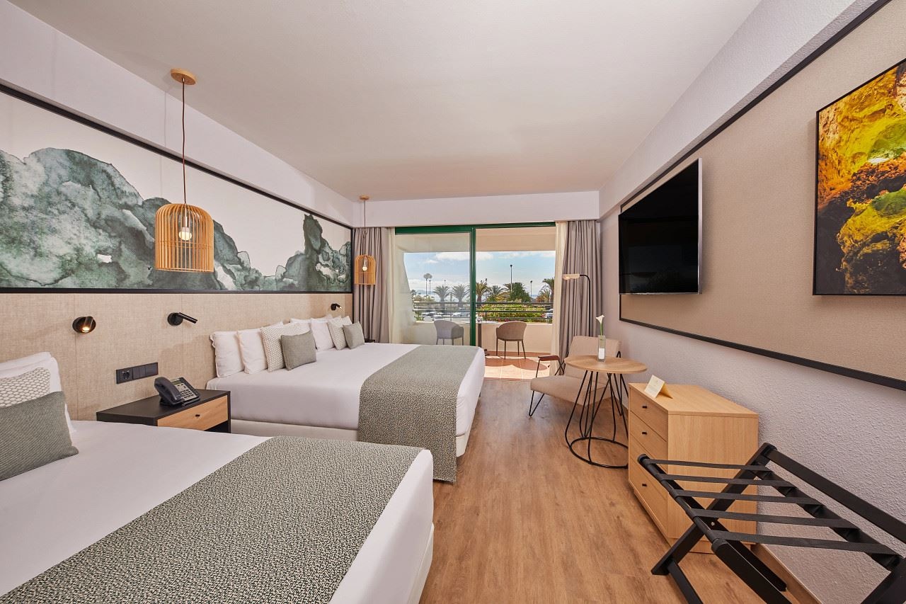 rooms-double-room-balcony-or-terrace