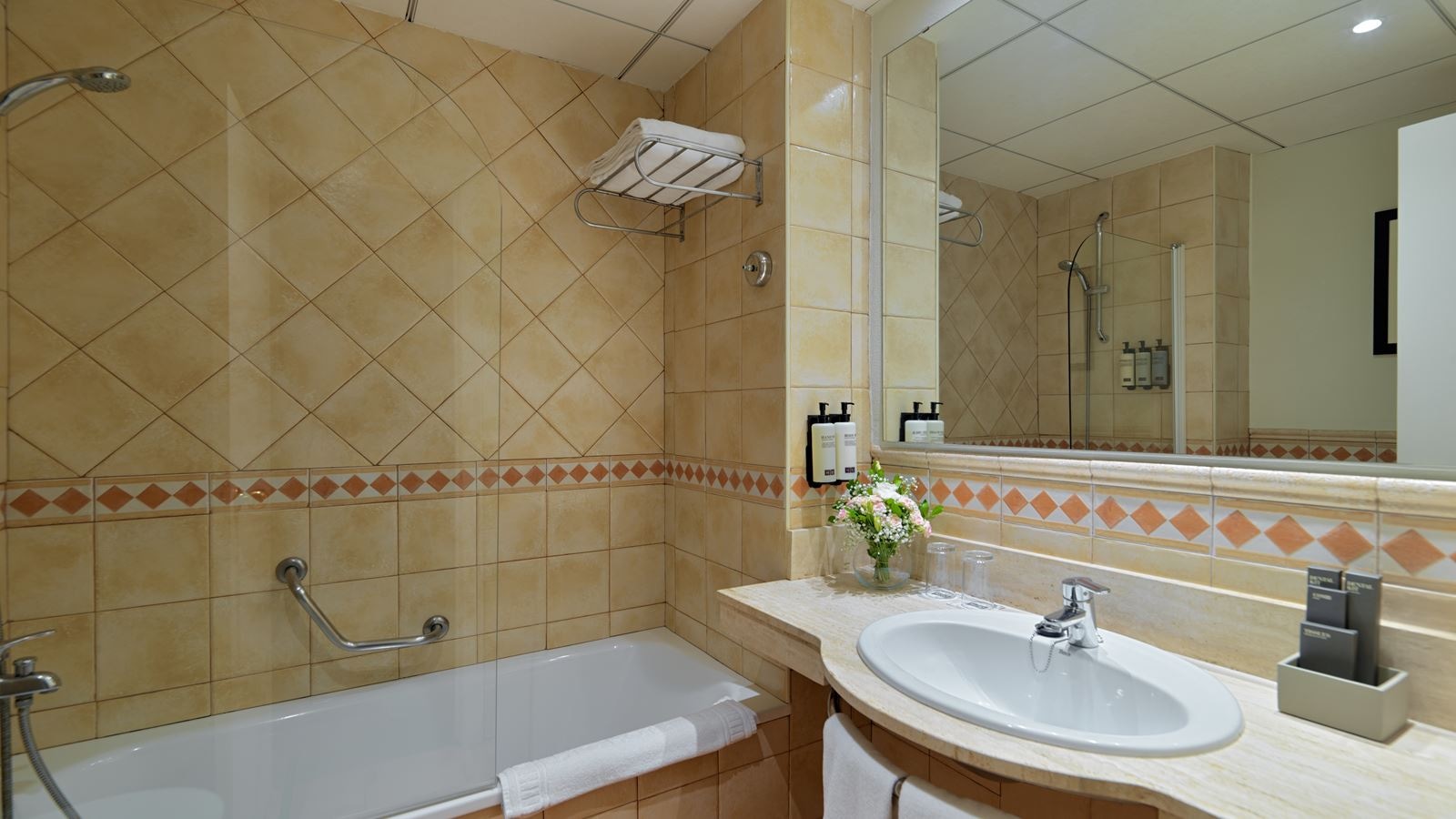 rooms-double-standard-room-balcony-or-terrace