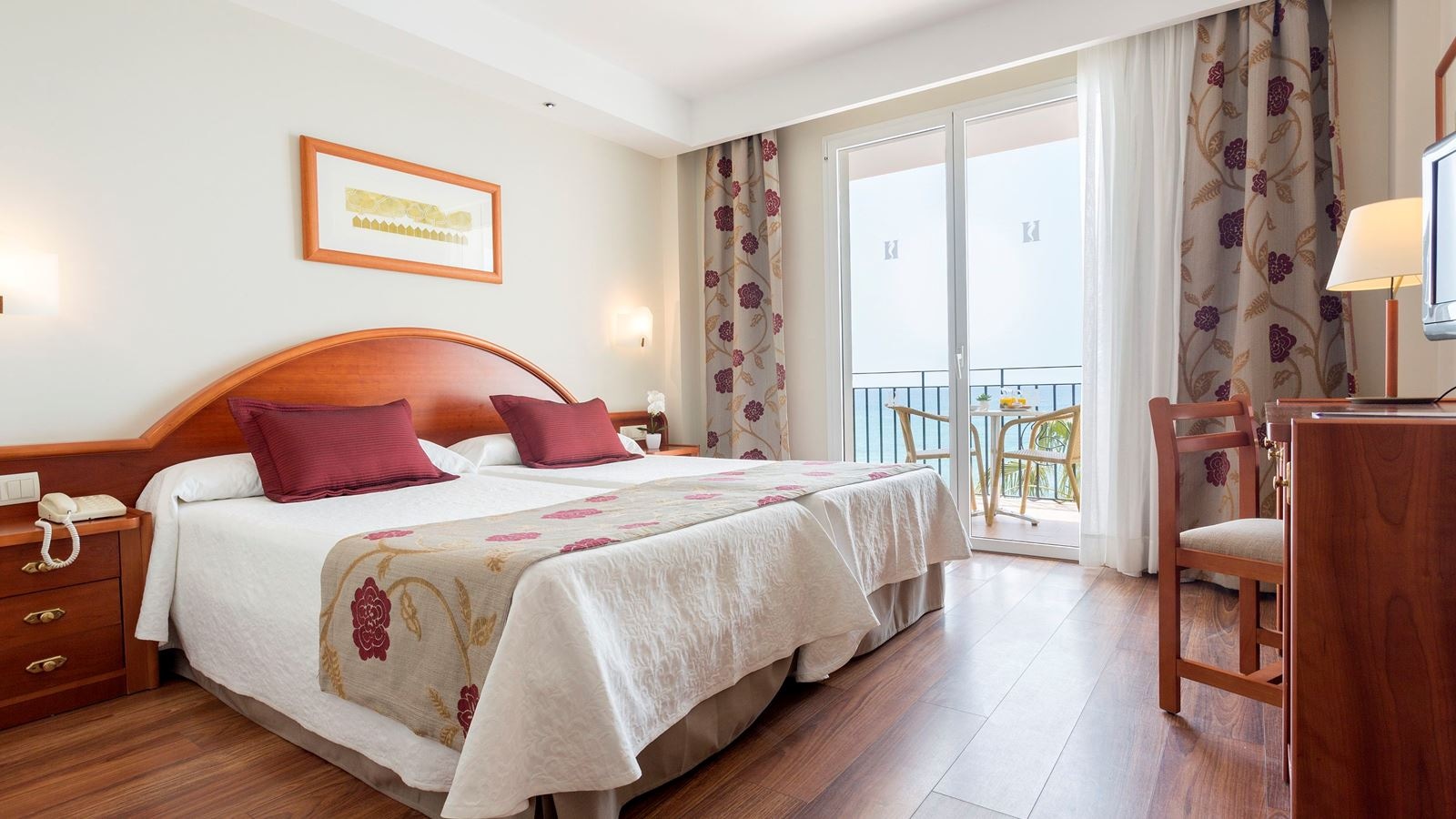 rooms-db-double-frontal-sea-view