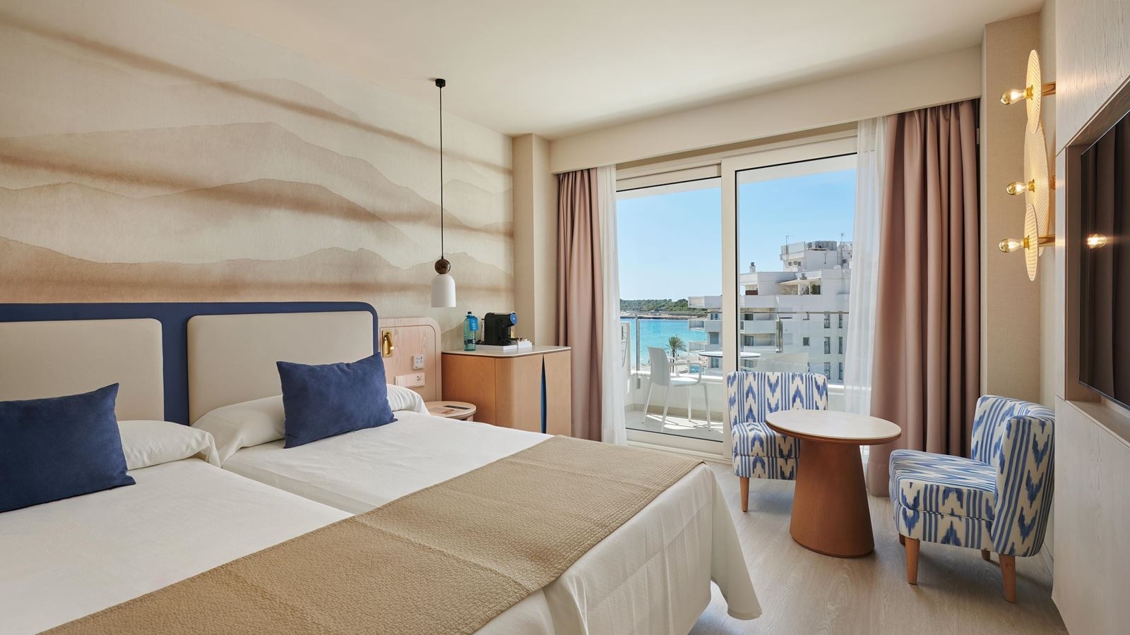 rooms-double-select-balcony-or-terrace