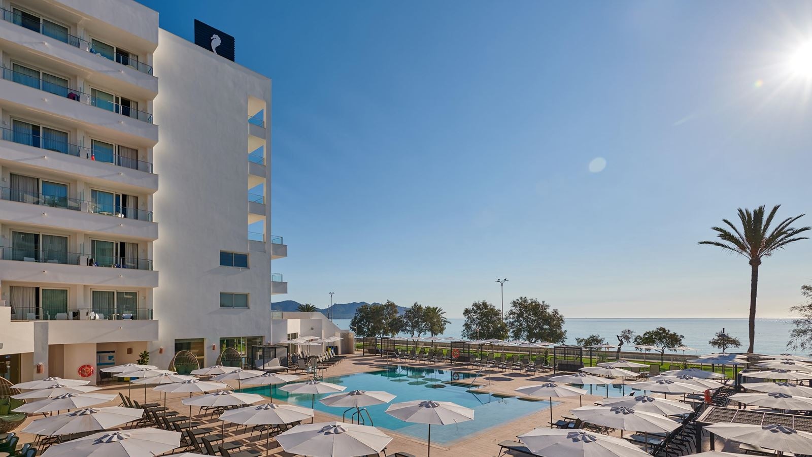 restaurants-pool-bar