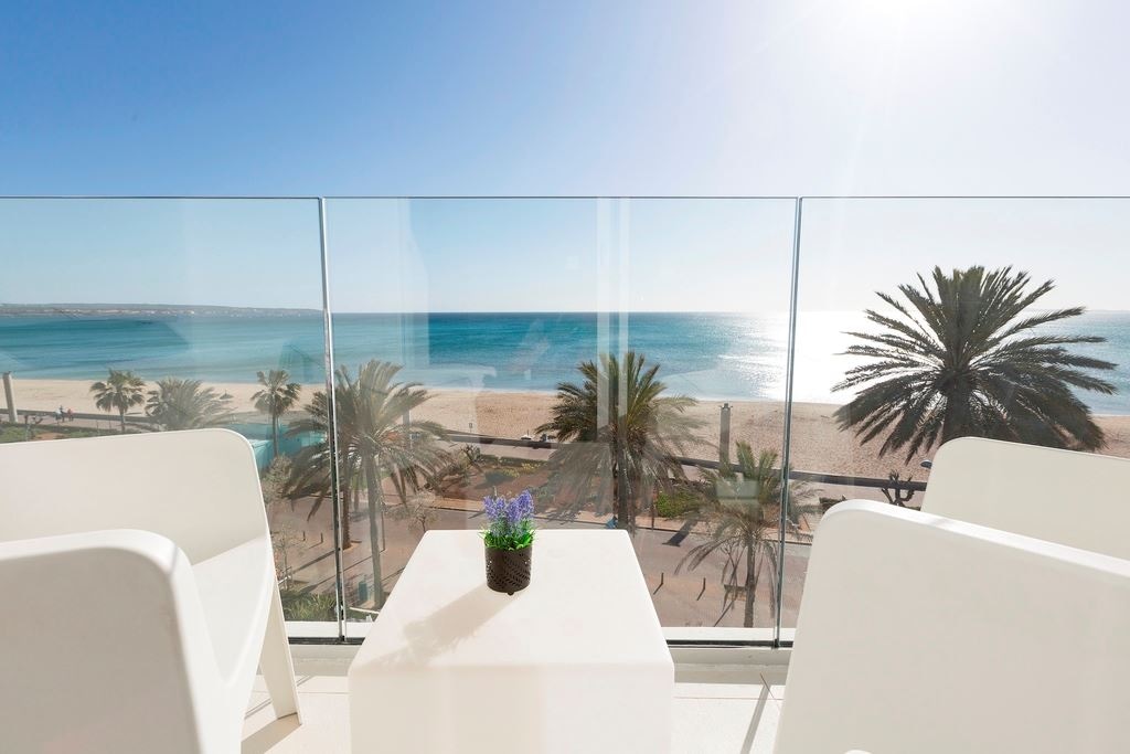 rooms-double-sea-front-balcony