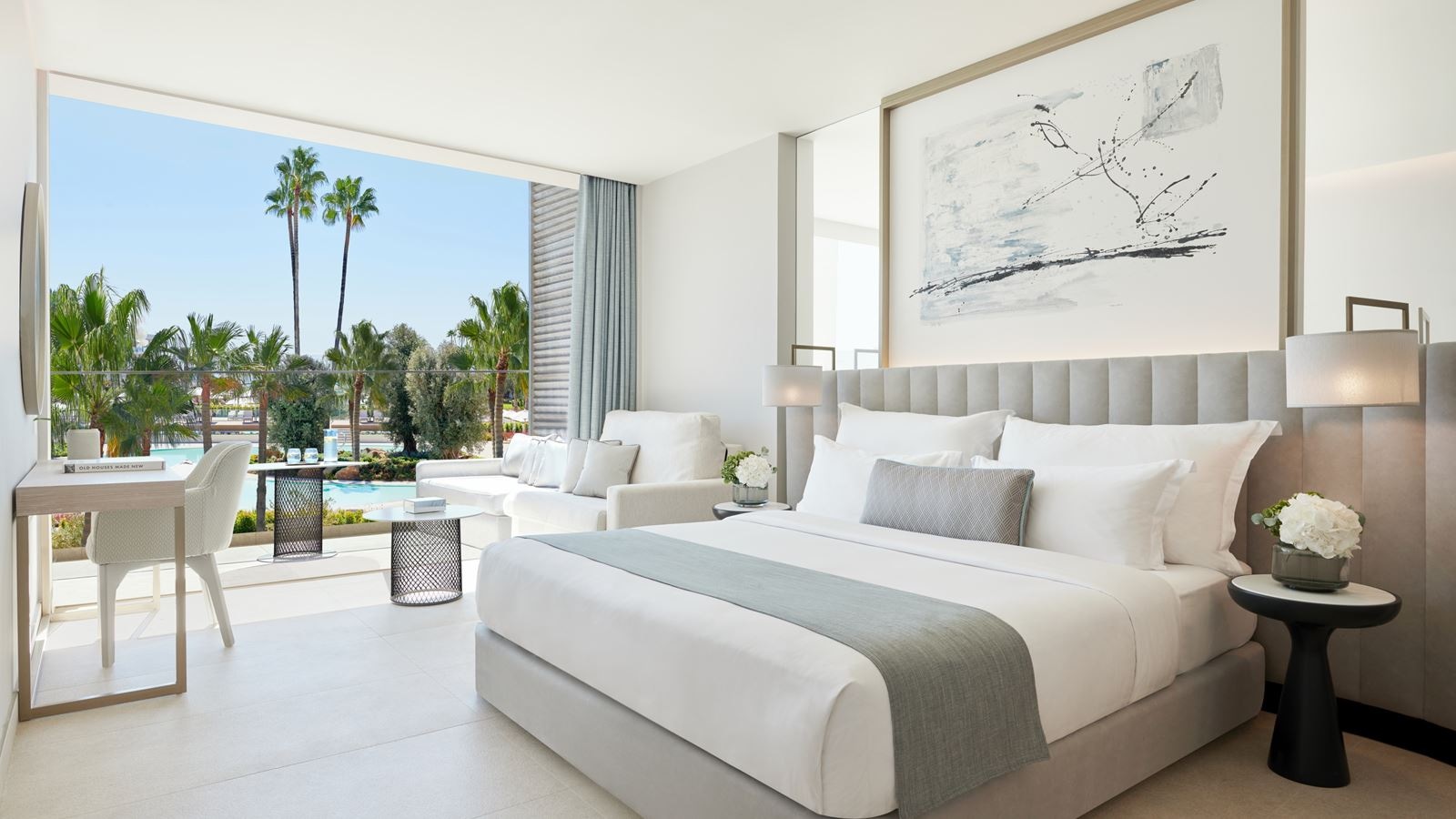 rooms-superior-double-room-pool-view