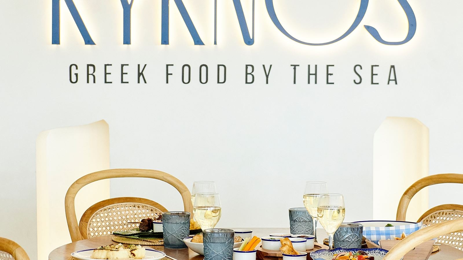 restaurants-restaurante-griego-kyknos
