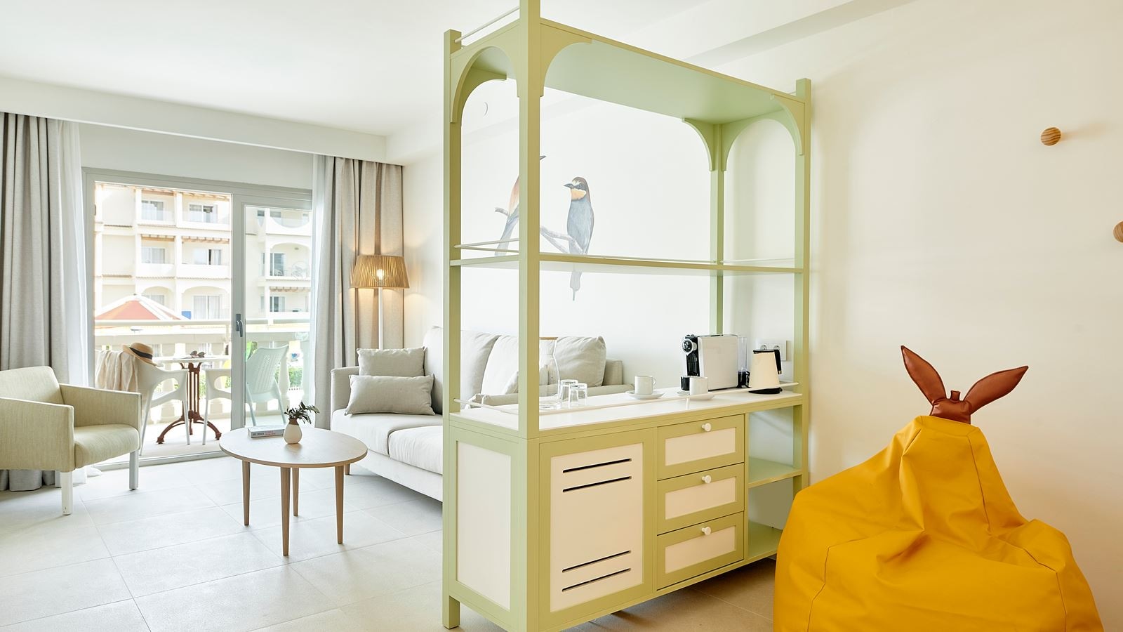 rooms-family-a-with-balcony