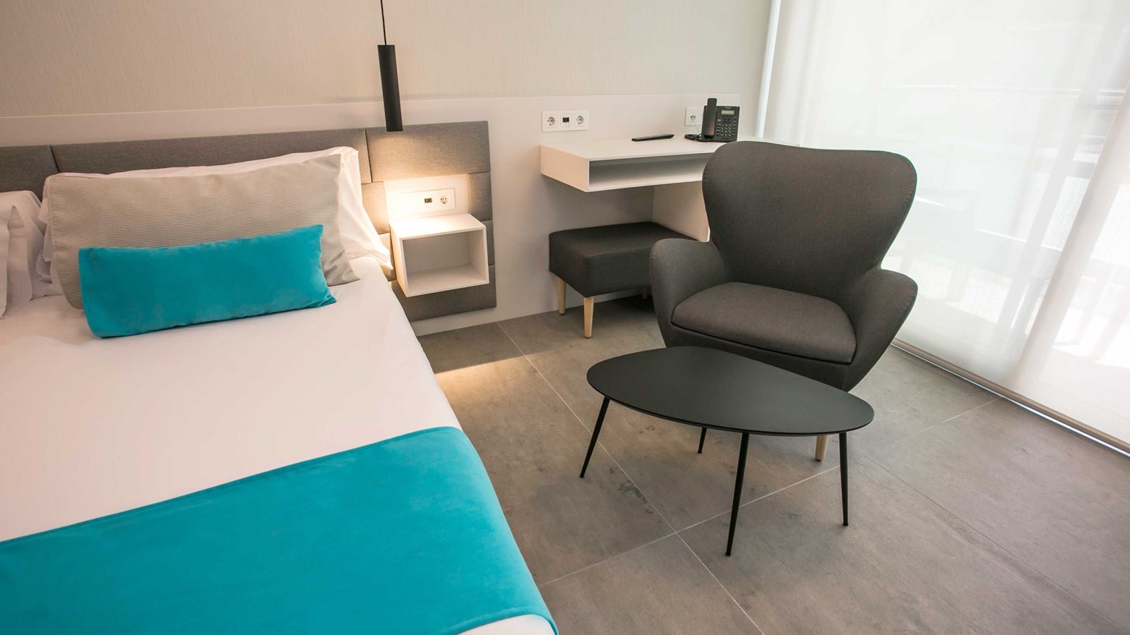 rooms-urban-room-pool-view-balcony-or-terrace