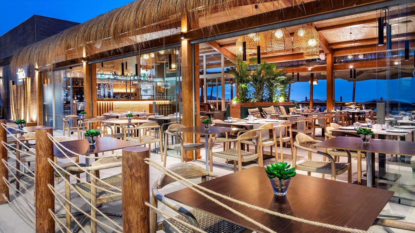 bars-sky--sea-rooftoop-bar