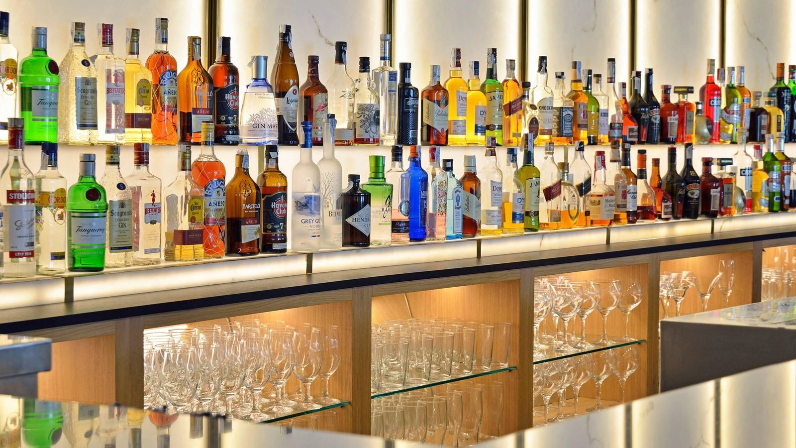 bars-sky--sea-rooftoop-bar