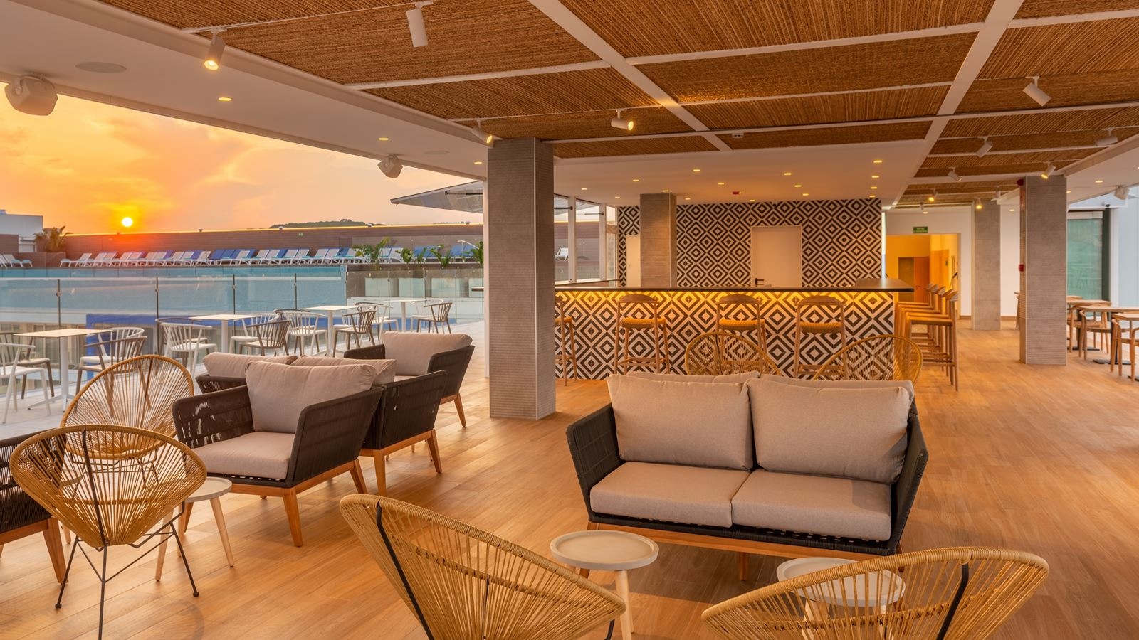 bars-skybar-chillout