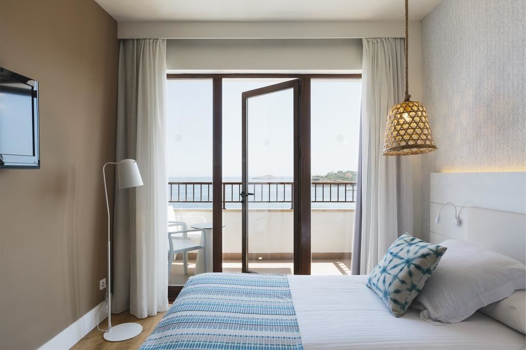 rooms-room-twin-sea-view