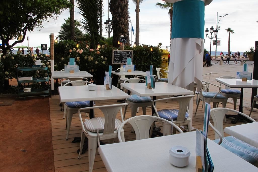 restaurants-restaurants