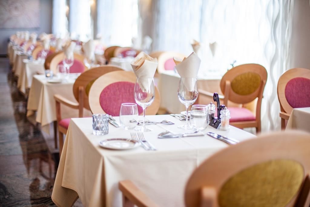 restaurants-restaurants