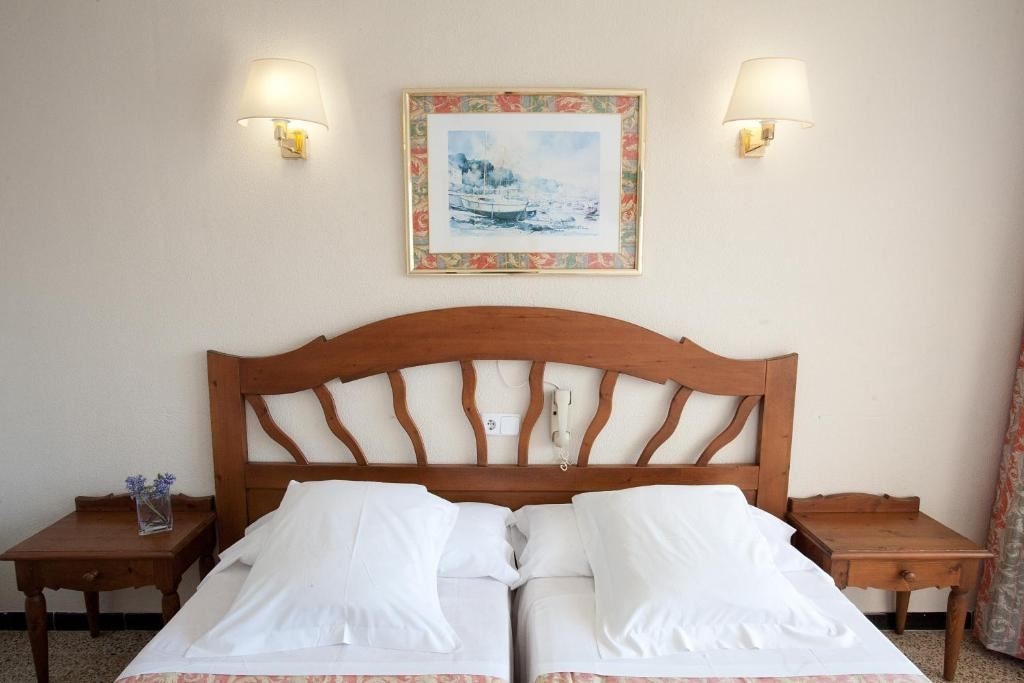 rooms-room-double-balcony-or-terrace