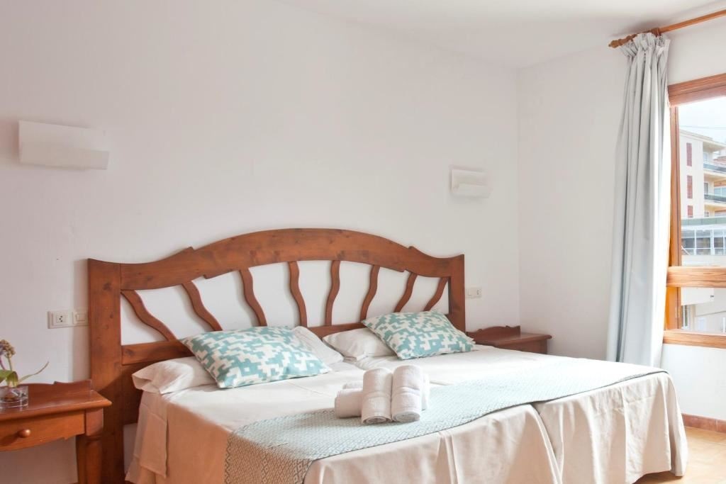 rooms-apartment-balcony-or-terrace