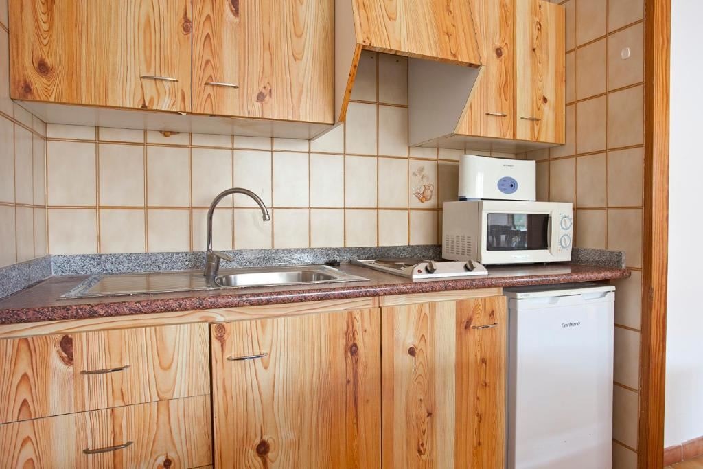 rooms-apartment-balcony-or-terrace