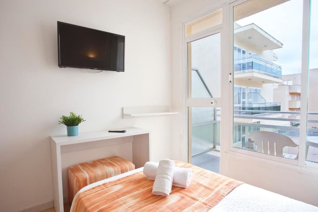 rooms-room-single-balcony-or-terrace